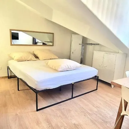 Apartment Centro Storico - Moderna E Accogliente Mansarda