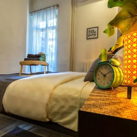 Apartment & Comfy Flat In The Beating Heart Of *