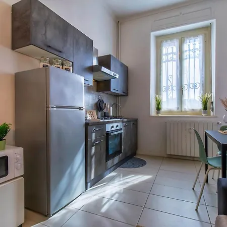 & Comfy Flat In The Beating Heart Of *