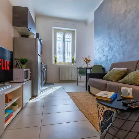 & Comfy Flat In The Beating Heart Of