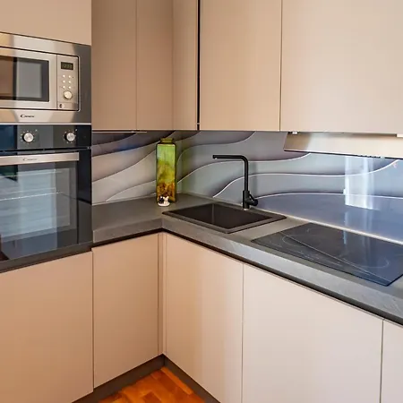 Apartment Corso Svizzera Lovely Turin