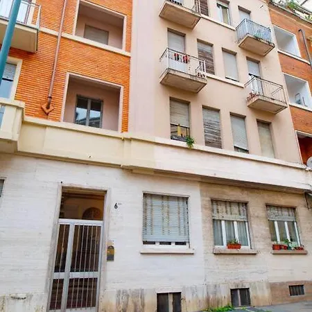 Apartment Cozy Close To Metro Turin