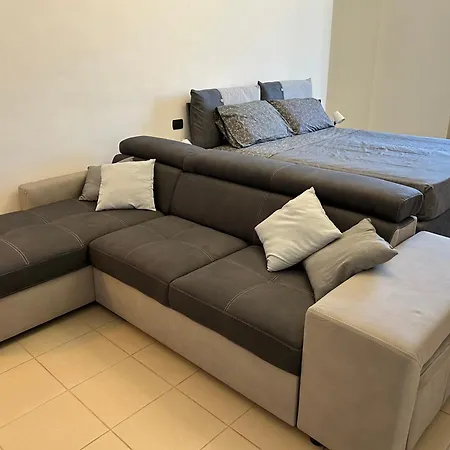 Typical One Bedroom In Center Apartment *