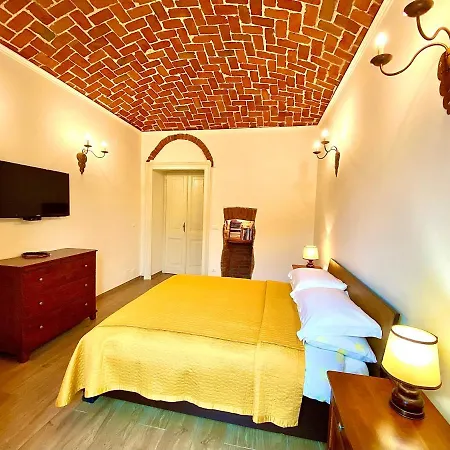 Apartment Exquisitely Renovated And Centrally Located With Free Parking Turin