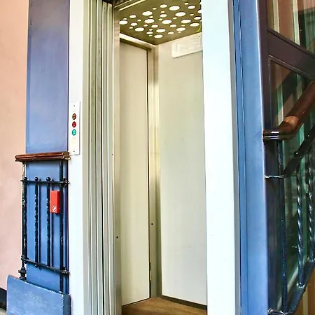 Exquisitely Renovated And Centrally Located With Free Parking * Turin