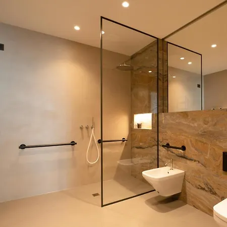 Duparc Contemporary Hotel 4*