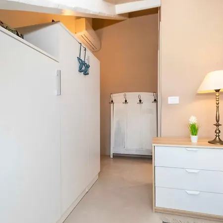 Porta Nuova Apartments! San Massimo Flat 2 * Turin