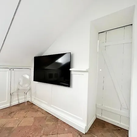 Apartment S E C R E T D I A M O N D - *