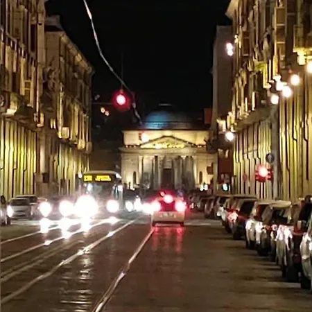 Apartment Golden In Via Po Per Gruppi, Famiglie, Coppie *