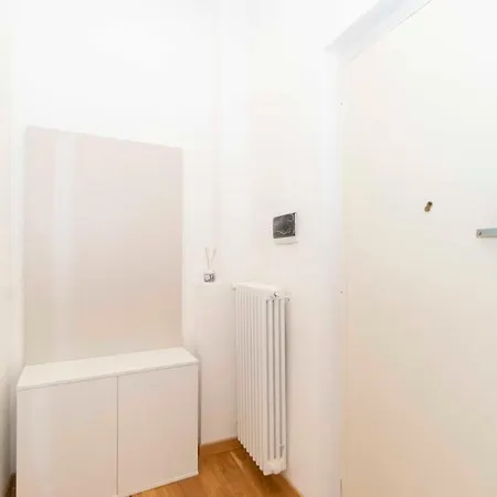 Apartment Cenisia District Perosa Roomy Flat