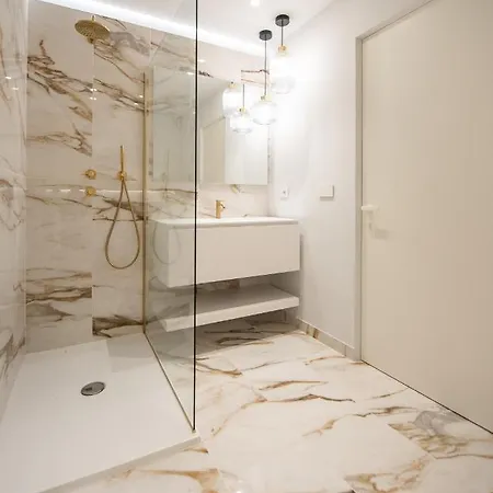 We - Lagrange19 - Luxury * Torino