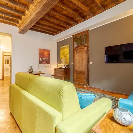 Quadrilatero Romano! Exclusive & Roomy Appartement