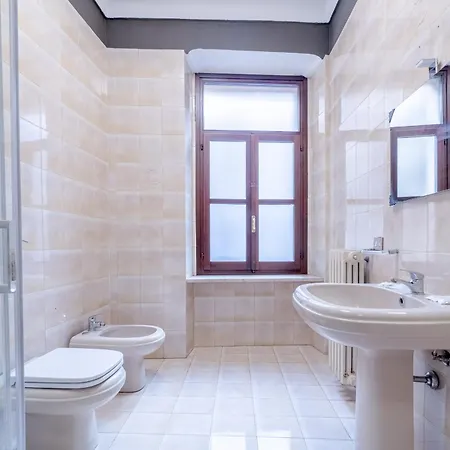 Quadrilatero Romano! Exclusive & Roomy Appartement *