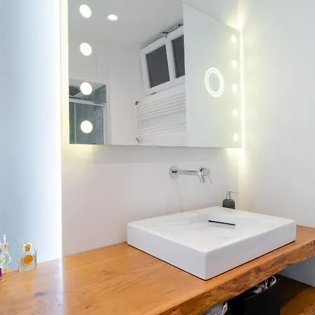 & Queen Apartment Turin