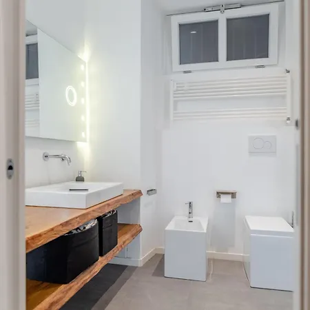 & Queen Apartment Turin