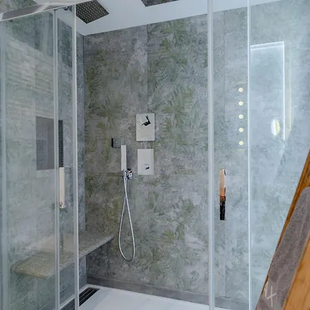 & Queen Apartment Turin
