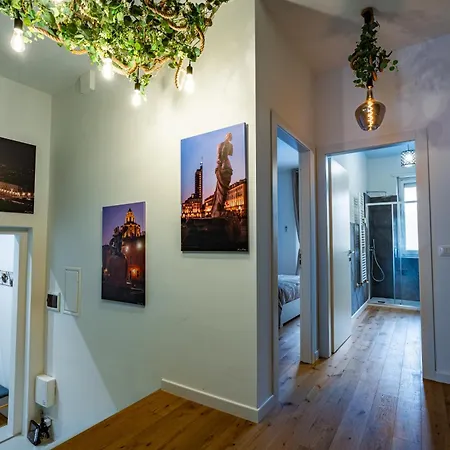 Apartment Glam