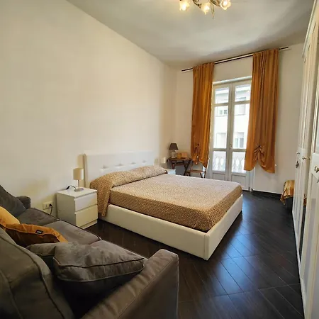 Tania House, Metro Italia 61 Appartement