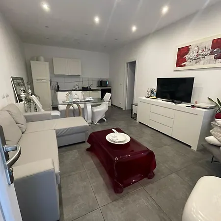 Decoluxe !apartamento Con 1 Da Letto , In Zona San Paolo , Via Martiniana Appartamento Torino