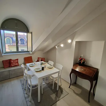 Mansarda Luxury: Lagrange Centro Apartamento