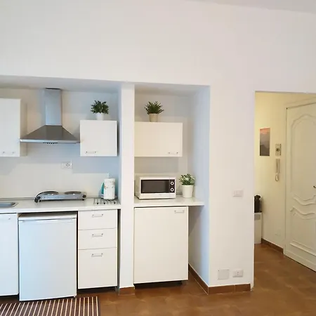 Rosso Magenta - Luminoso Loft In Centro E A Due Passi Dalla Stazione Apartment