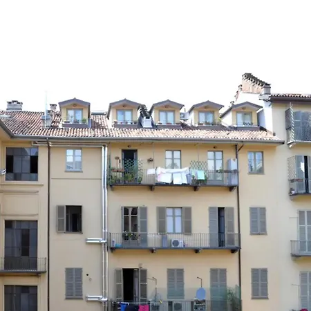 Rosso Magenta - Luminoso Loft In Centro E A Due Passi Dalla Stazione Apartment Turin