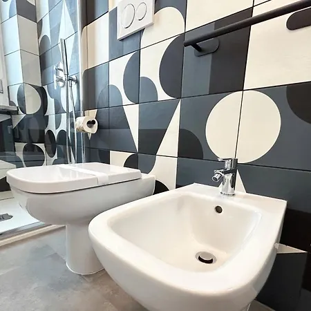Apartment Borgo Dora - High-tech With Balcony - Grandmaison Turin