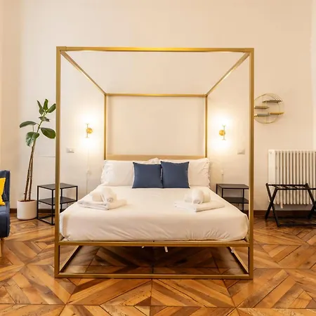 Mercanti E Viaggiatori * Turin