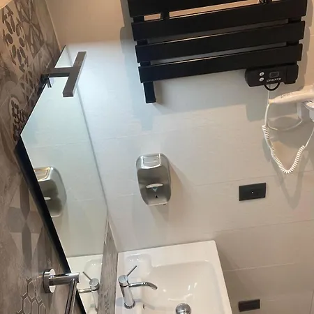 Drooms 4,0 Domotic Smart Self 24h,7 Vicino Treni Porta Susa E Centro Storico Maison d'hôtes *