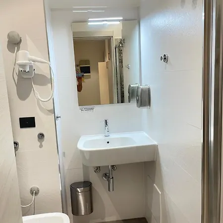 Maison d'hôtes Drooms 4,0 Domotic Smart Self 24h,7 Vicino Treni Porta Susa E Centro Storico Turin
