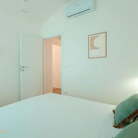 Apartment Iliade House