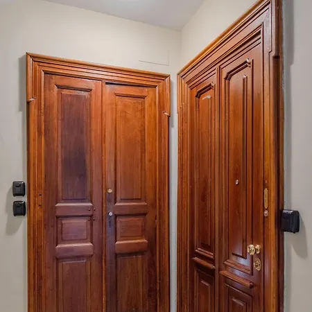 & Queen Apartment *