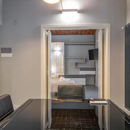 & Queen Apartment