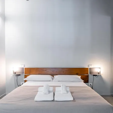 & Queen Apartment *
