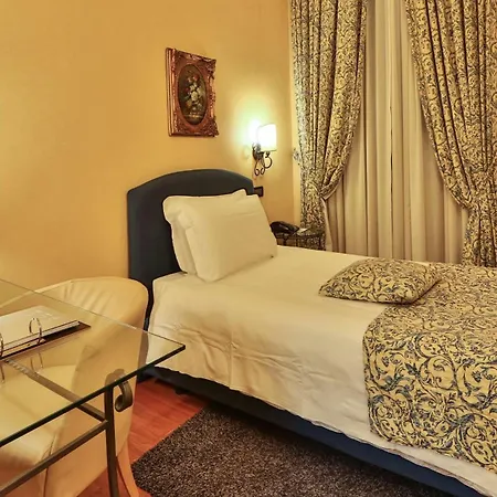 Western Genova Отель 4*