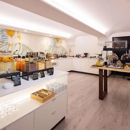 Отель Western Genova 4*