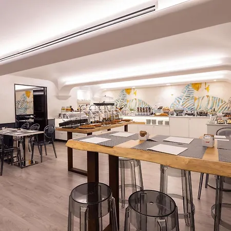 Отель Western Genova 4*