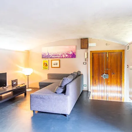 Loft Verga, Cuore E Stile In Centro A Appartamento