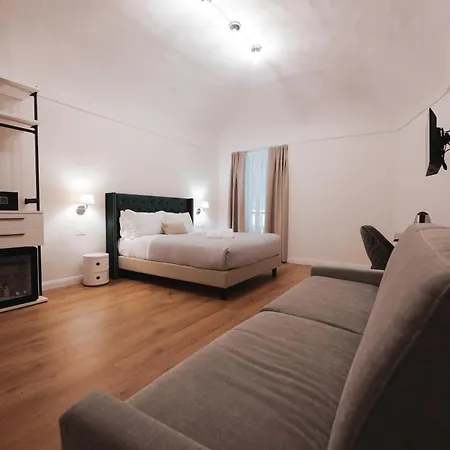 Carlo Felice Boutique 3* Turín
