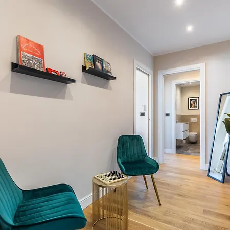 Moderno Attico Con Vista Panoramica E Piscina Torino