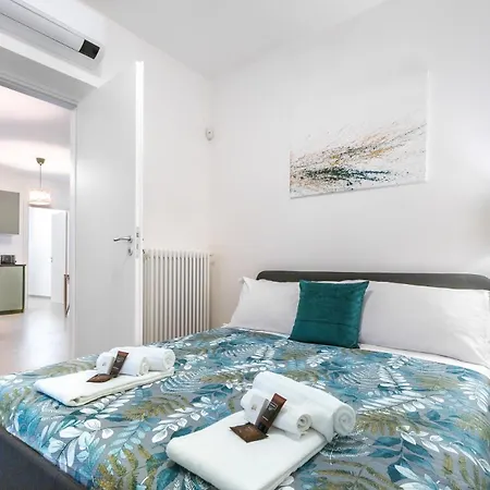 Apartment V-home Nel Centro Del Quadrilatero Con 2 Da Letto *