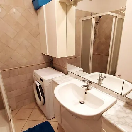 Lodge Near The Metro *