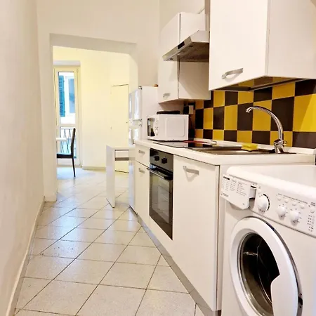 Flower House Apartment