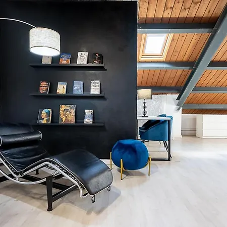 Style And Confort 120mq, Free Garage Apartment *