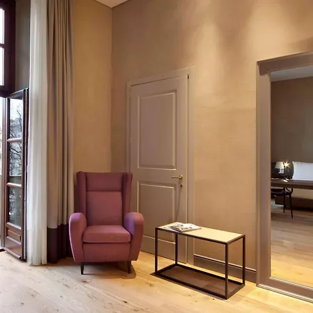 Hotel Nh Collection Piazza Carlina 4*