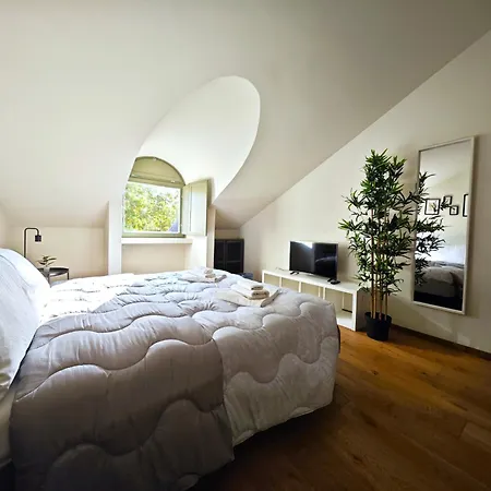 Appartamento Hostdomus - Lagrange Luxury