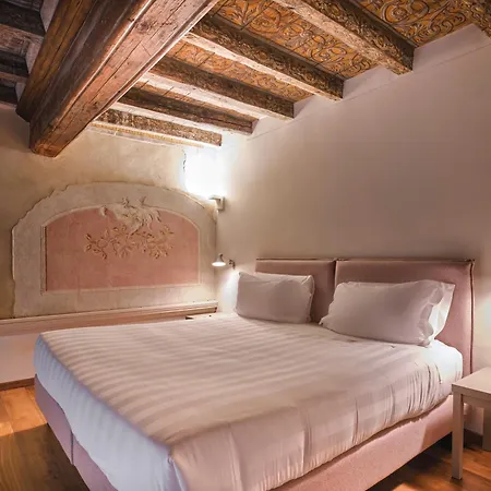 Palazzo Del Carretto-art And Apartment Turin