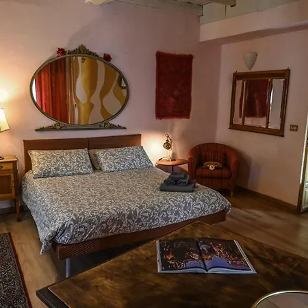 Apartment Golden In Via Po Per Gruppi, Famiglie, Coppie *
