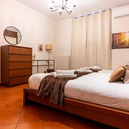 -porta Nuova-alpitour- X5 With A-c And Wi-fi Apartment Turin