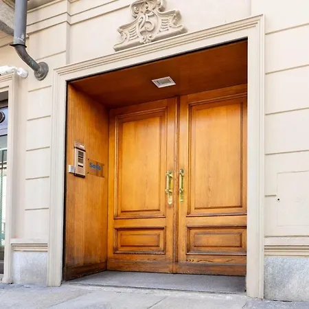 Apartment -porta Nuova-alpitour- X5 With A-c And Wi-fi Turin